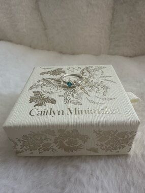 Caitlyn Minimalist Toi et Moi Princess Birthstone Ring